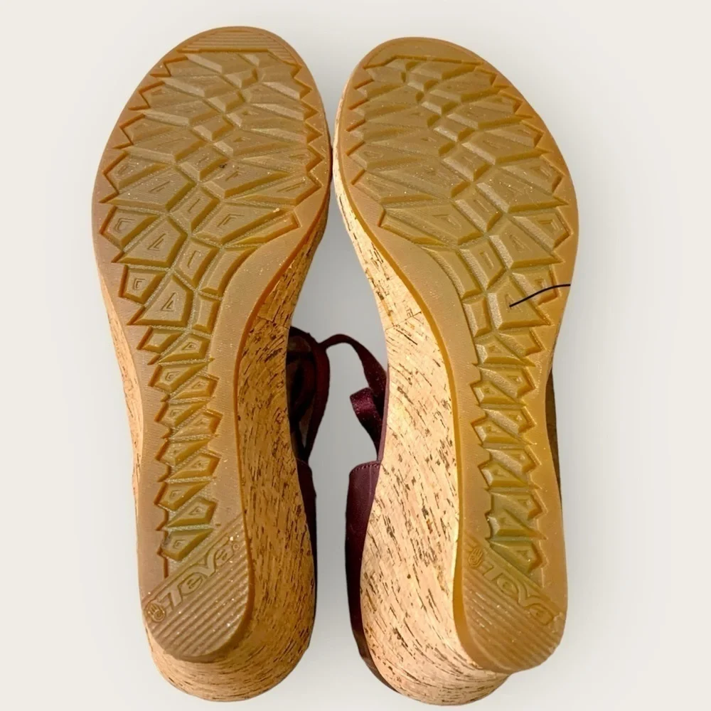 Teva Riviera Wedge Strappy Sandal with a Cork 3 inch Heel in Plum Size 10 - Picture 4 of 6